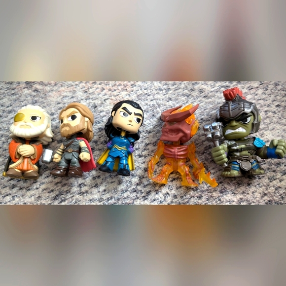 Marvel Thor Ragnarok Funko Bobblehead Minis - Picture 2 of 3